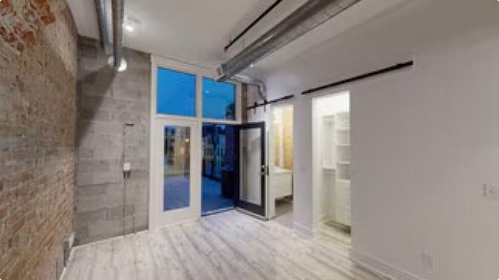 Building Photo - 1710 Elm St