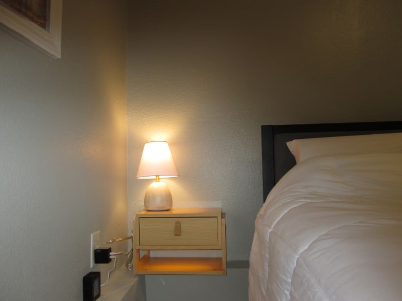 Building Photo - 17904 1st Ave NE