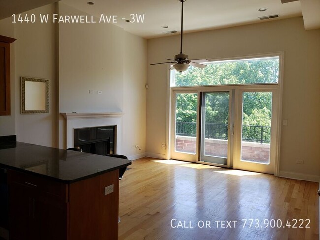 Building Photo - 1440 W Farwell Ave