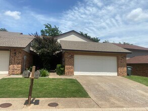 Building Photo - Beautiful 2 bed 2 bath home in a great location!!