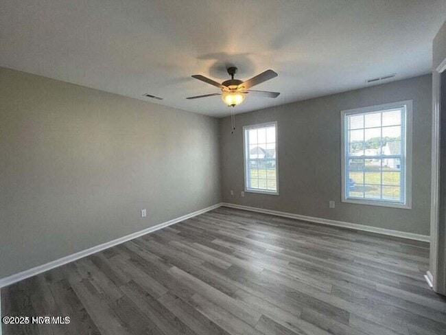 Building Photo - 3905B Junipine Ct