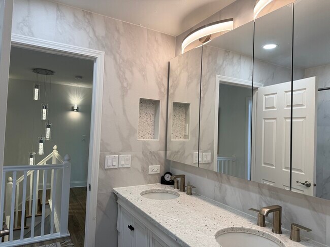 Building Photo - 227 Spring Creek Cir