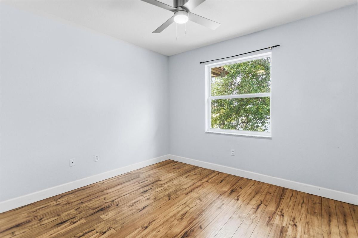 Building Photo - 5056 SW 141st Ave