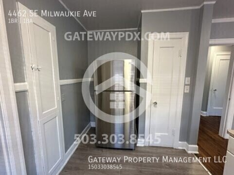 Building Photo - 4462 SE Milwaukie Ave