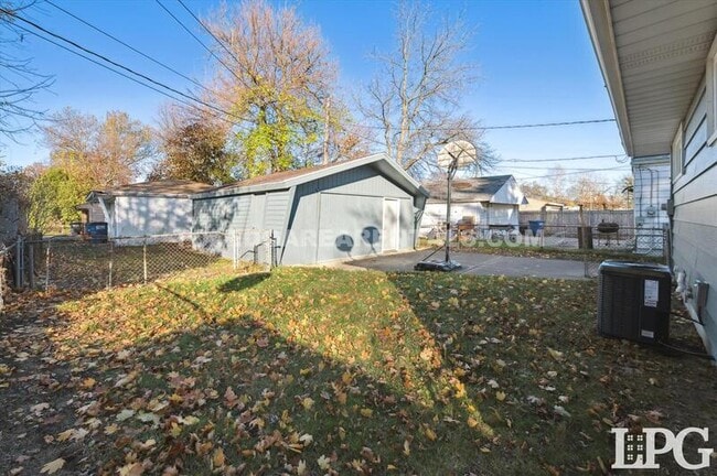 Building Photo - 3058 Nebraska Ave