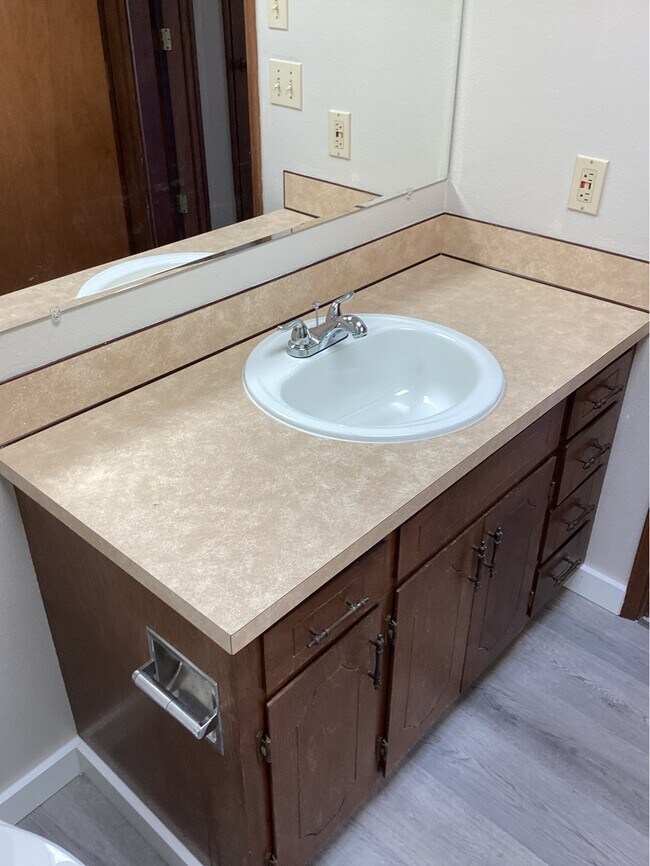 Building Photo - 1112 SW Hurbert St