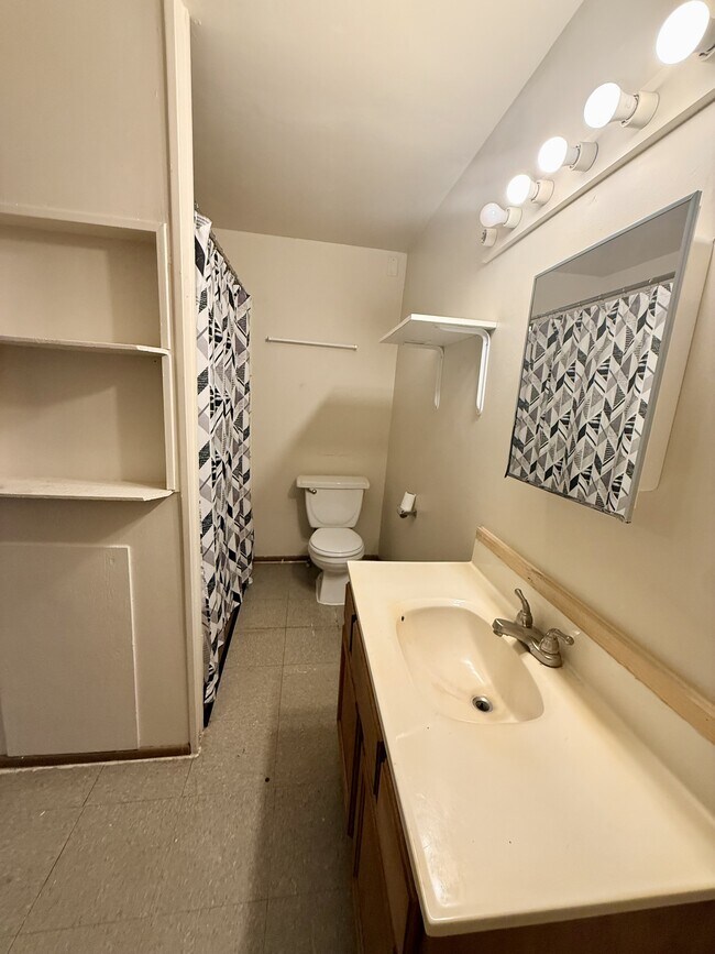 Building Photo - 708 East St