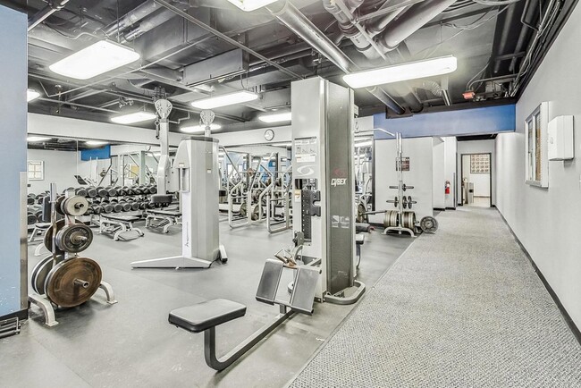 Building Photo - 10 E Ontario St