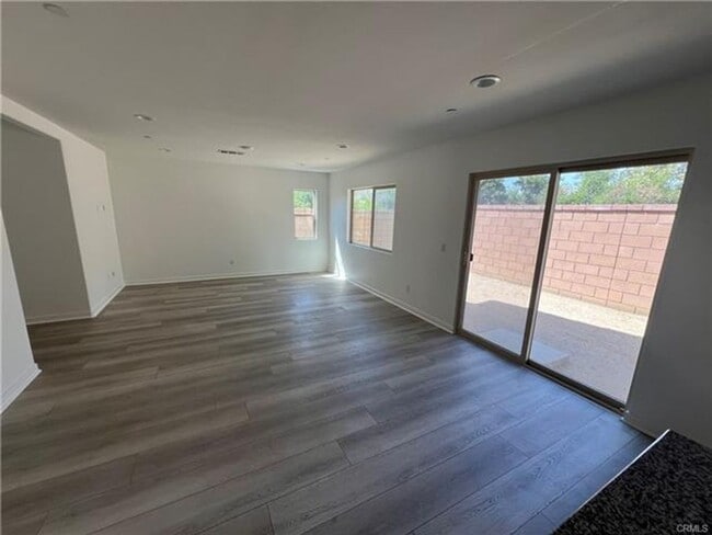 Building Photo - Stunning Canyon Hills Home