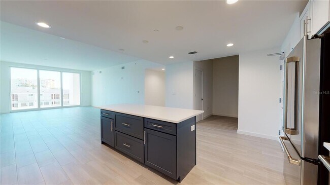Building Photo - 920 N Osceola Ave