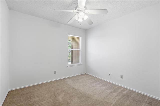 Building Photo - 559 Lee Dr