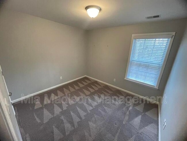 Building Photo - 115 Reese Way