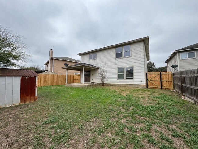 Building Photo - SPACIOUS 4 BR ON A CUL-DE-SAC W/ 2 LIVING ...