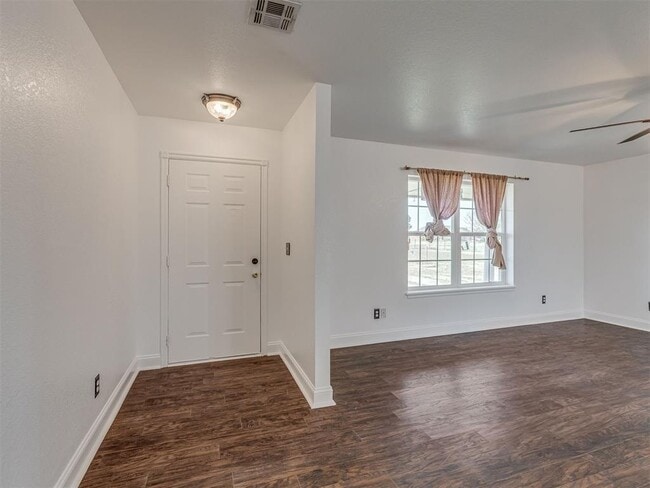 Building Photo - 21128 Sandy Creek Ln