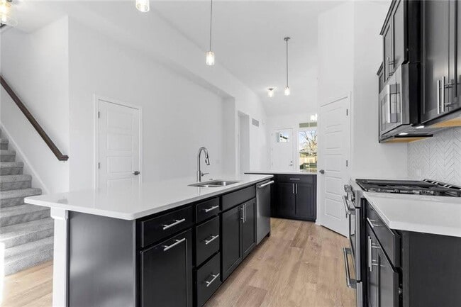 Building Photo - 2044 Bellefontaine St