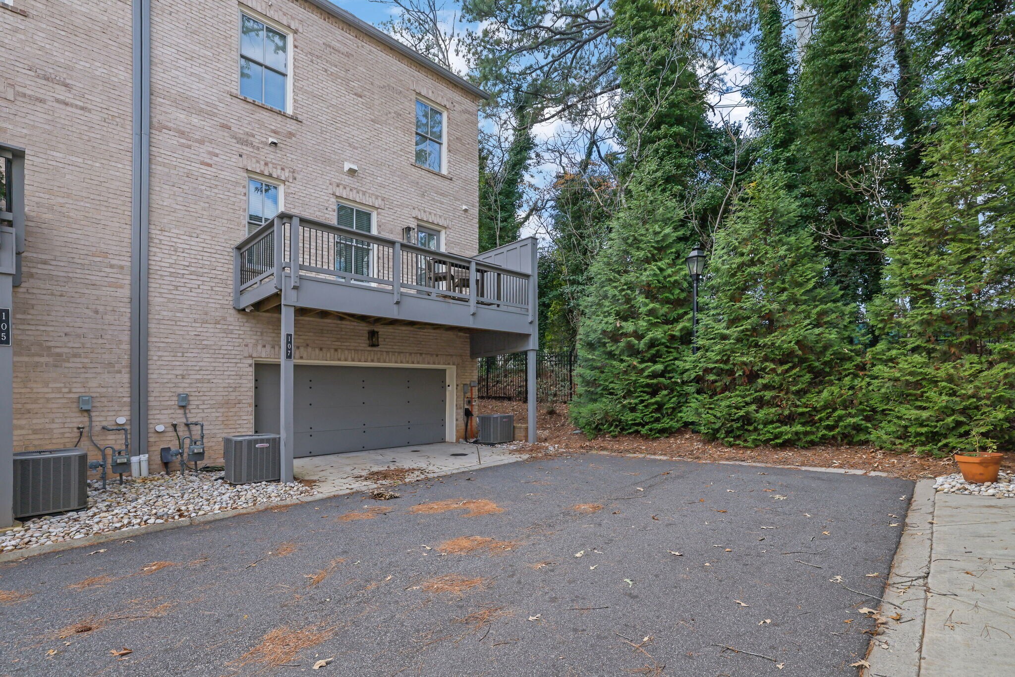 Building Photo - 107 Old Orchard Ln