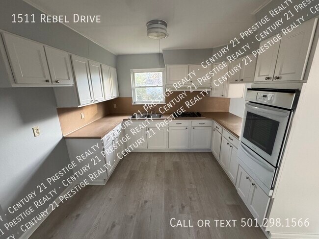 Building Photo - 1511 Rebel Dr