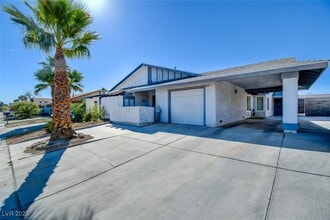 Building Photo - 4197 Laurel Park Ave