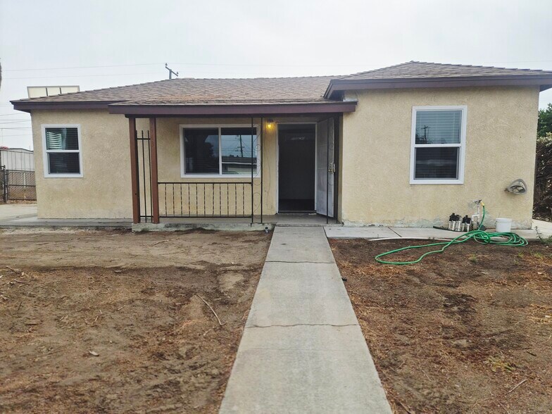 Building Photo - 9943 Catawba Ave