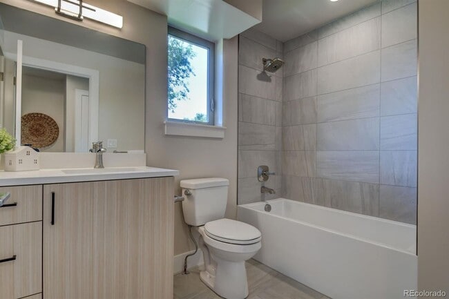 Building Photo - Cherry Creek Townhome - 4 Bed, 4 Bath, Detached Garage