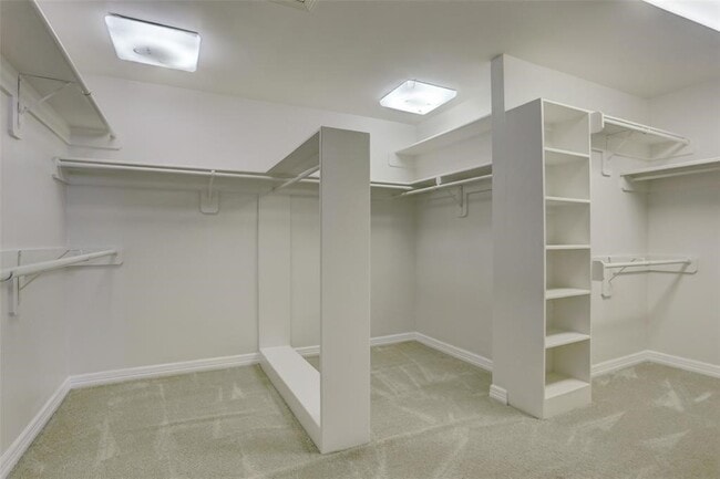 Building Photo - 5519 Bridlewood Dr