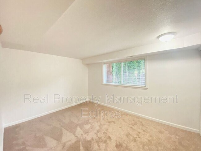 Building Photo - 18559 58th Ave NE