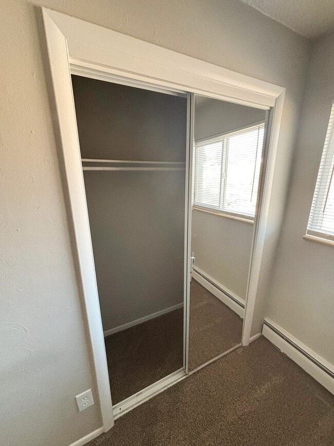 Building Photo - 1806 E La Salle St