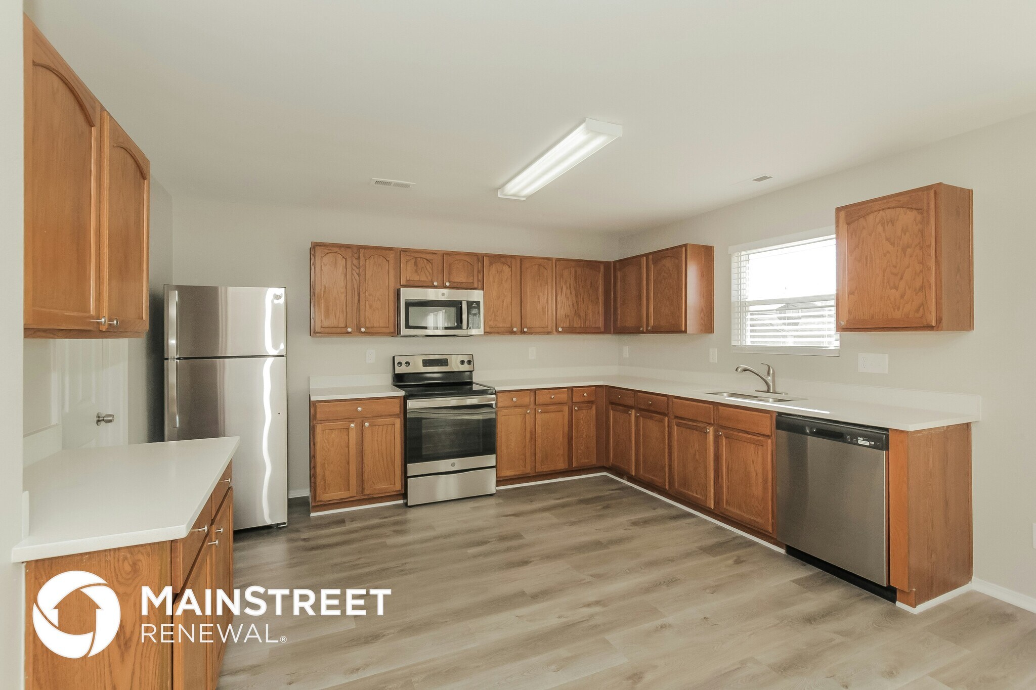 Building Photo - 11023 Thousand Oaks Dr