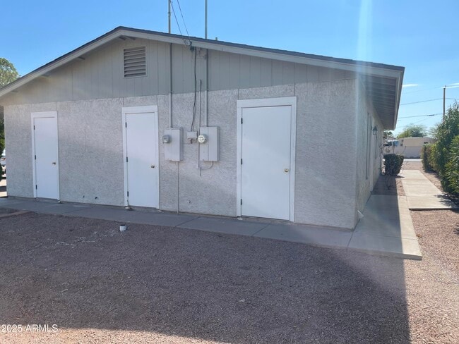 Building Photo - 143 S Mountain Rd