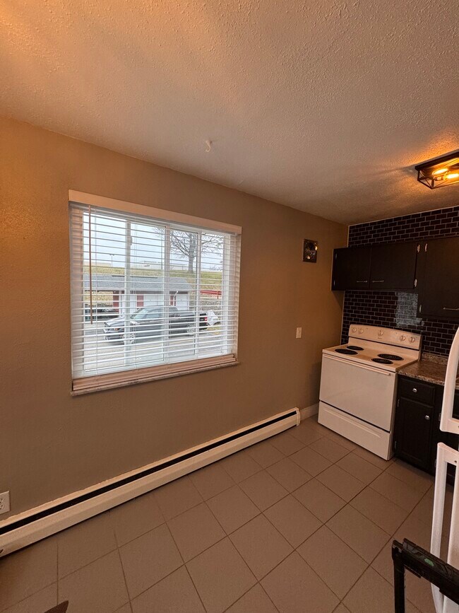 Building Photo - 3341 Parkcrest Ln