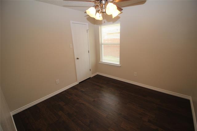 Building Photo - 856 McCully St