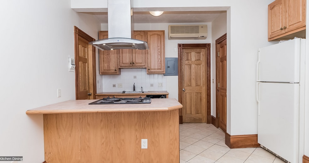 Building Photo - 66 Pinckney St