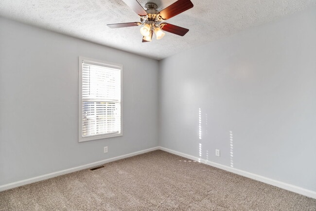 Building Photo - 942 Drum Ln