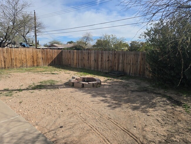 Building Photo - pm0502