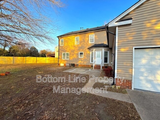 Building Photo - 13446 Cassington Ct