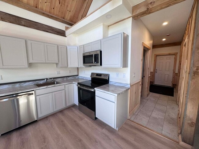 Building Photo - Meadow Woods