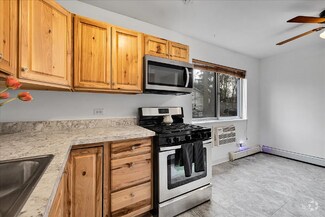 Building Photo - 481 Duane Terrace