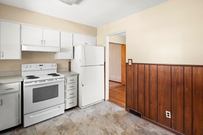 Building Photo - West Asheville House