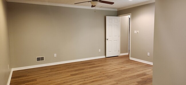 Master bedroom - 4108 Saratoga Woods Dr