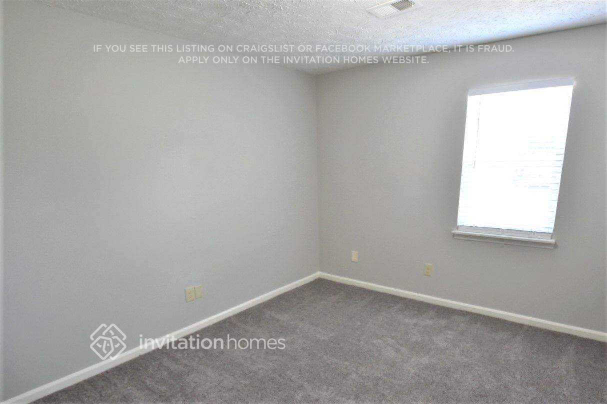 Building Photo - 2512 Meadowbrook Way