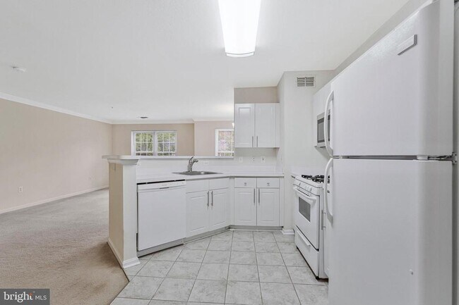 Building Photo - 12890 Fair Briar Ln