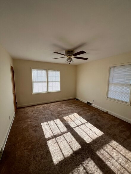 Bedroom - 214 Delaware Rd