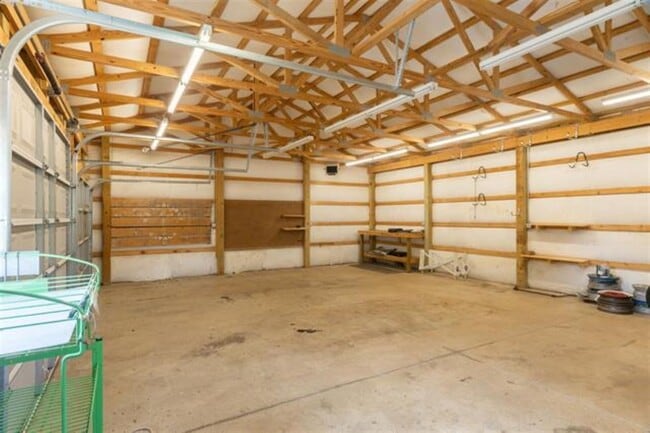 Building Photo - 292 Plum Springs Rd