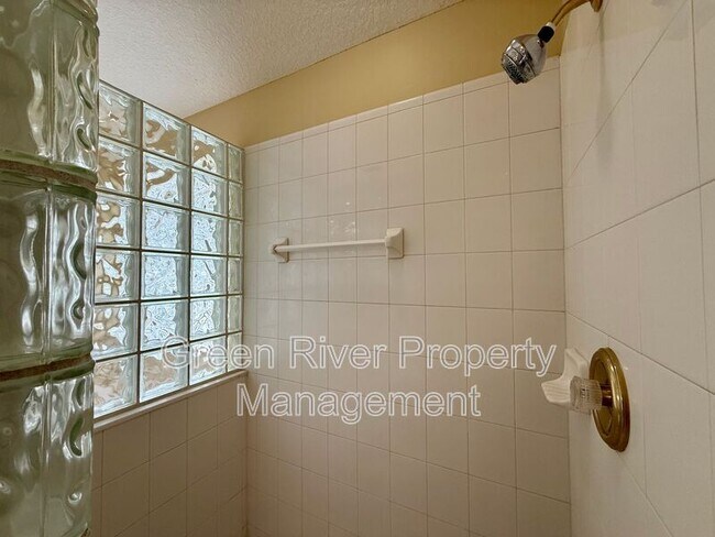 Building Photo - 8716 Canopy Oaks Dr
