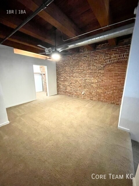 Building Photo - 204 Walnut St