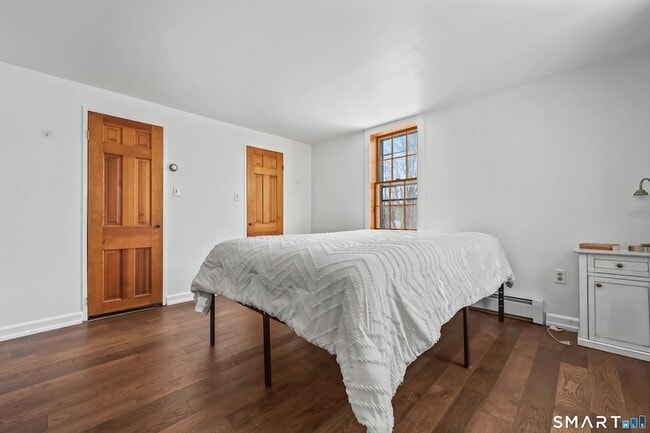 Building Photo - 62 Church St