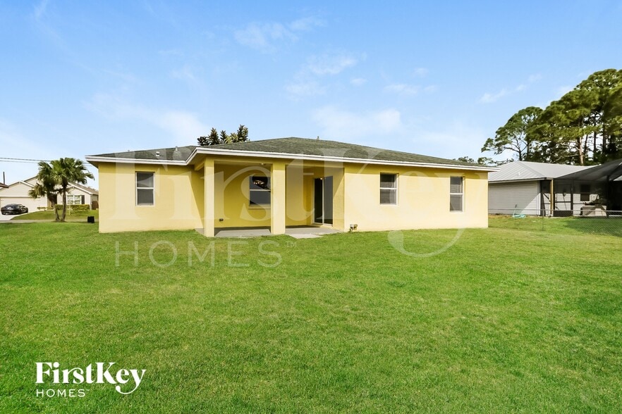 Building Photo - 3201 SW Collings Dr