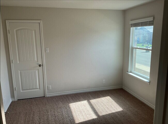 Building Photo - "Charming 4-Bedroom Home with Granite Elegance in San Antonio!"