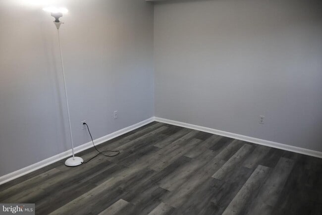 Building Photo - 4951 Americana Dr