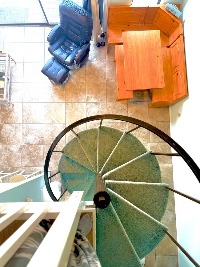 Building Photo - 17614 Front Beach Rd